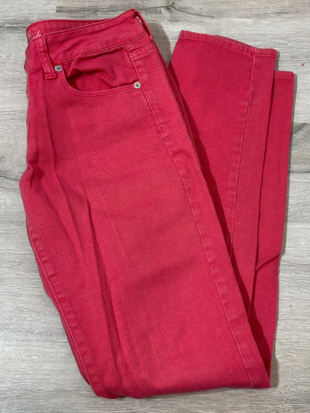 EUC American Eagle Coral-Red Wash Stretch Skinny Jeans Size 8